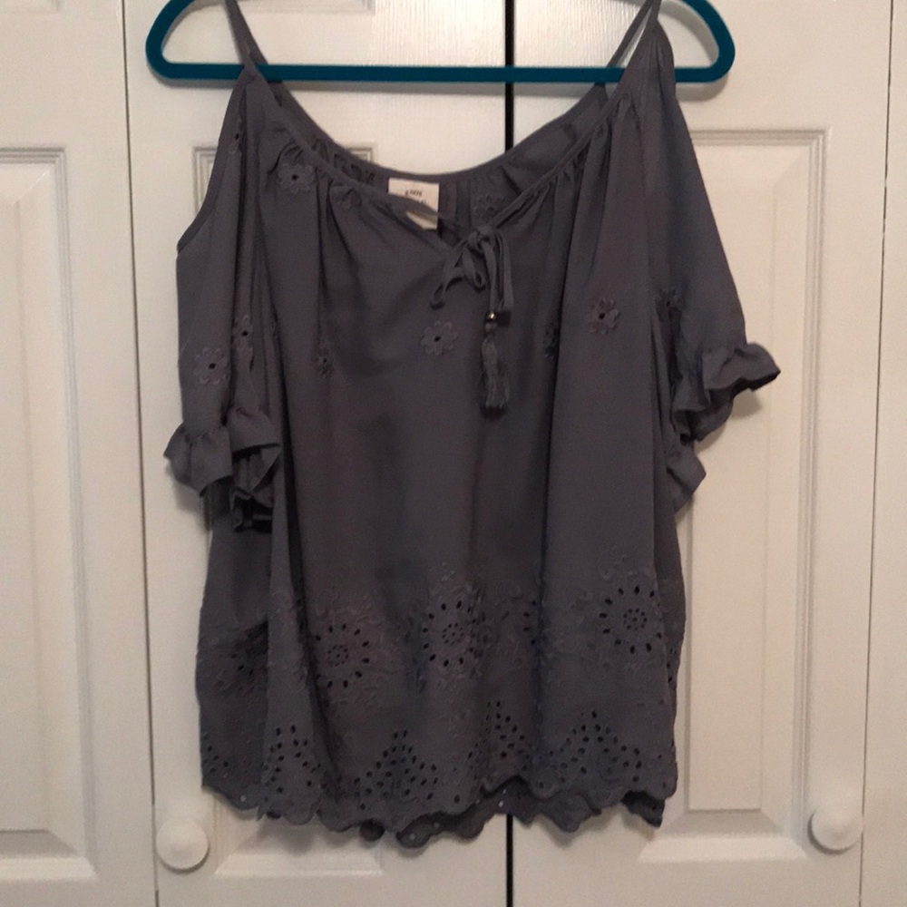 Gray cold shouldered shirt